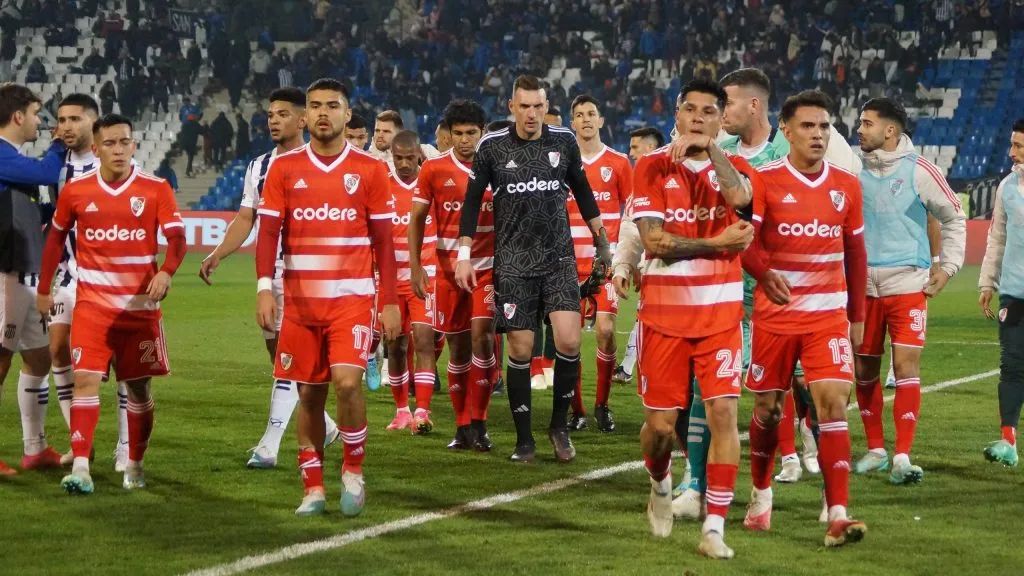 River tuvo una noche para el olvido y quedó rápidamente eliminado en la Copa Argentina.