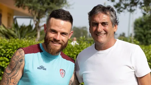 La foto del Príncipe con el ex volante del eterno rival.