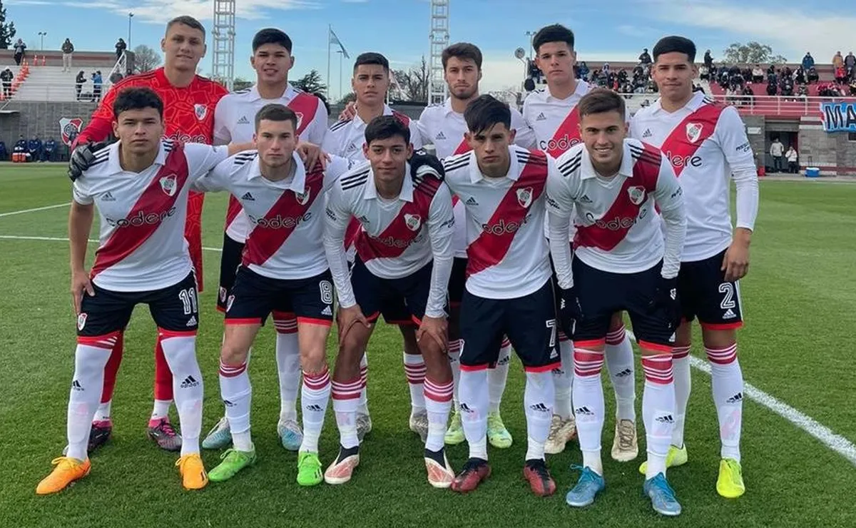 La Reserva de River goleó a Central.