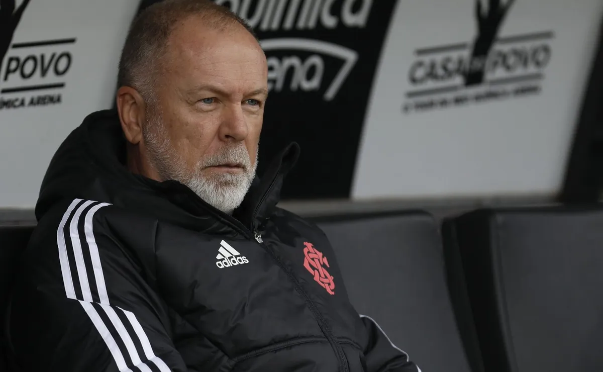 Mano Menezes se va del Inter a pocos días del duelo copero con River.