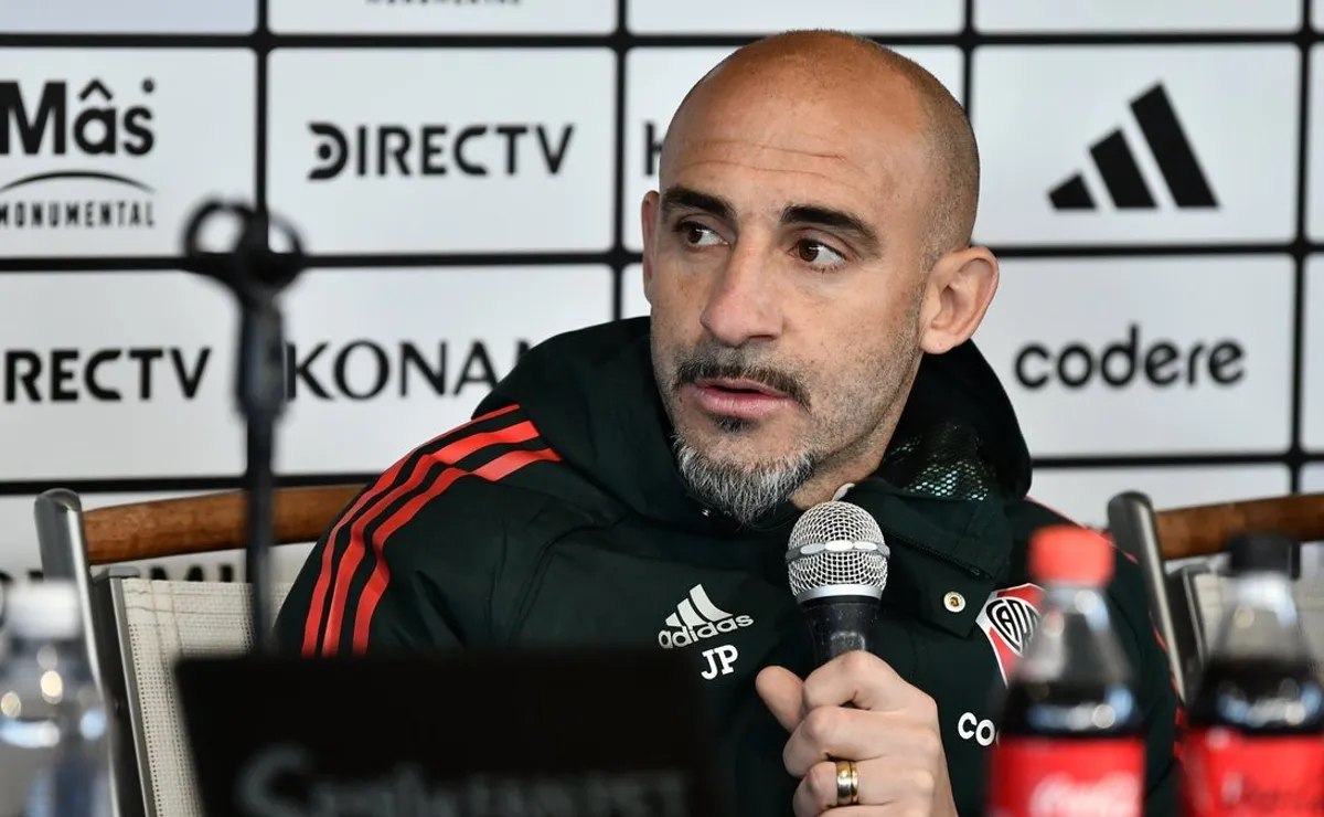 El ayudante de Micho habló de todo en conferencia de prensa.