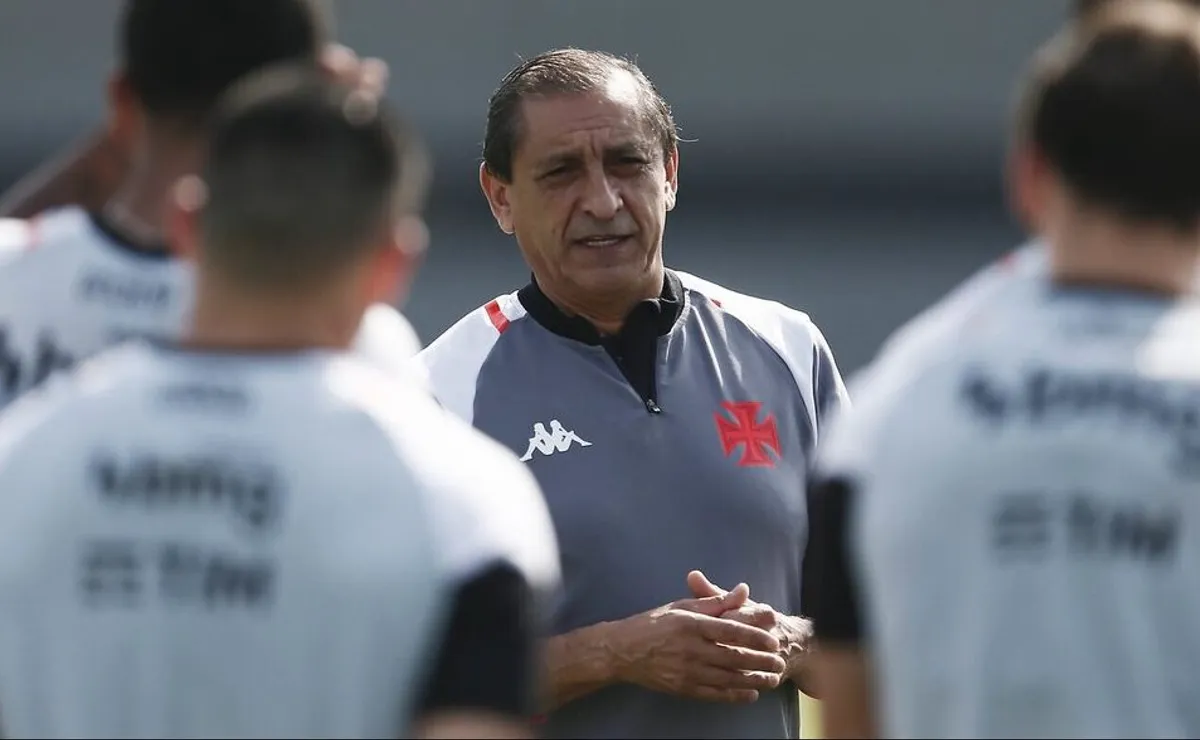 El Pelado busca refuerzos y apuntó a varios ex River.