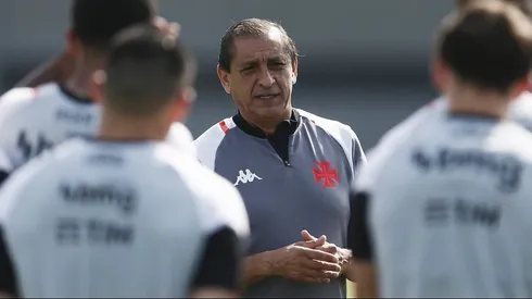 El Pelado busca refuerzos y apuntó a varios ex River.