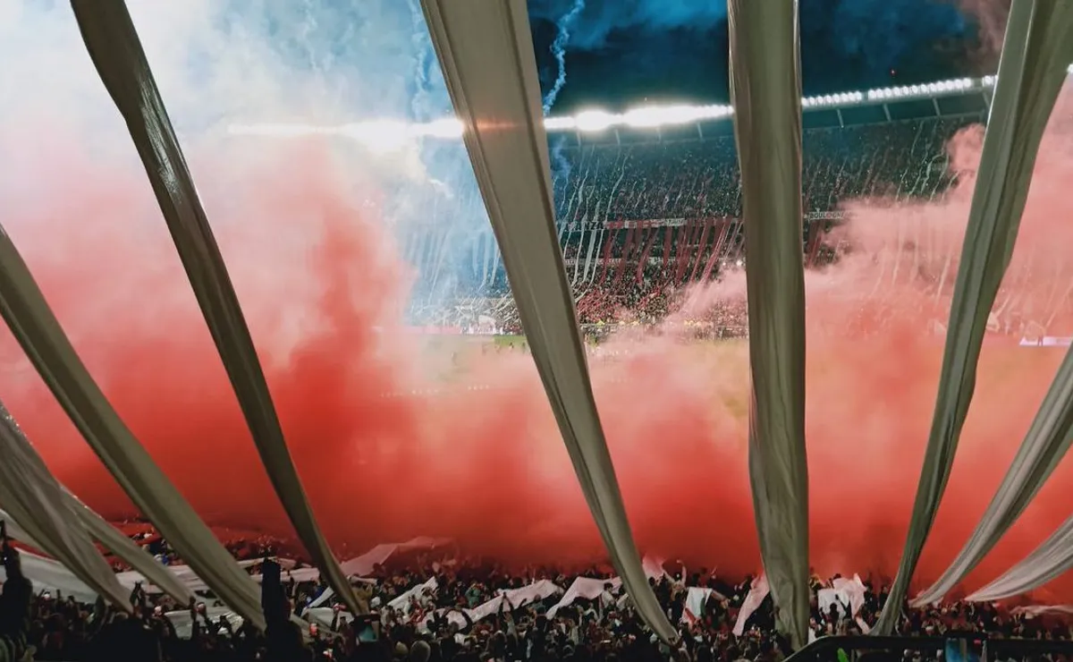 El recibimiento inolvidable en el Monumental.
