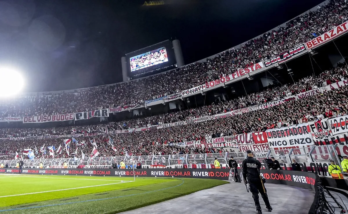 AIRES, ARGENTINA - APRIL 23: General view of Estadio Más Monumental Antonio Vespucio Liberti prior a Liga Profesional 2023 match between River Plate and Independiente at Estadio Más Monumental Antonio Vespucio Liberti on April 23, 2023 in Buenos Aires, Argentina. (Photo by Marcelo Endelli/Getty Images)