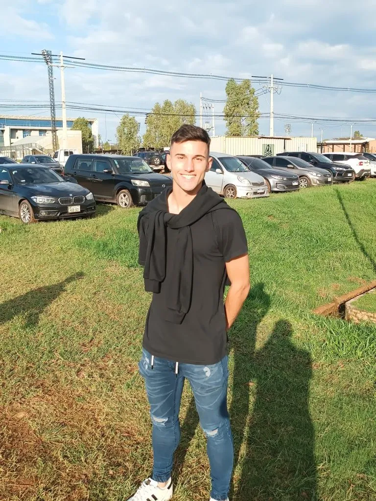 Felipe Salomoni, recién llegado al predio de Guaraní (Foto: @SomosVersusPY)
