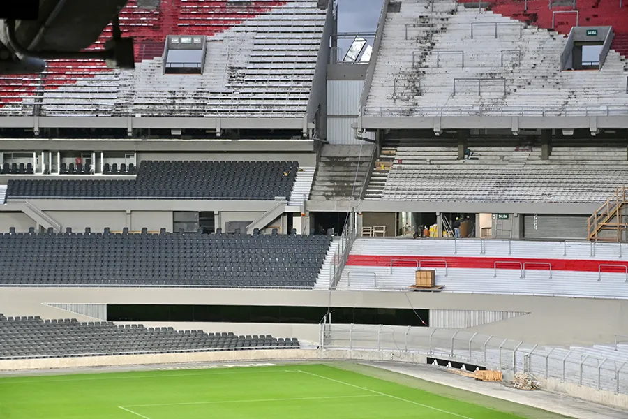 La unión de la San Martín y la Centenario, donde ya se culminó la estructura pero todavía faltan incluir las nuevas plateas (Prensa River)