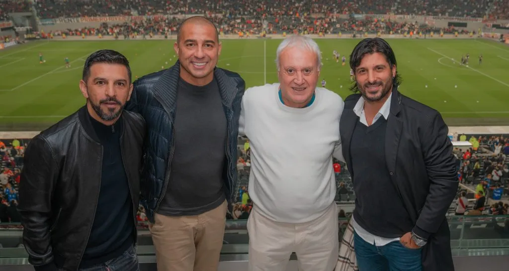 En el partido frente a Fluminense, Emiliano Díaz estuvo en el palco presidencial junto al Beto Alonso, David Trezeguet y el Chori Domínguez.