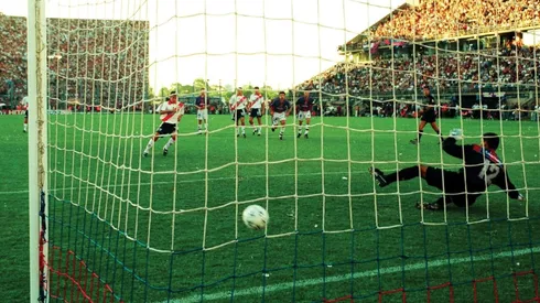 Saviola anotó de penal ante San Lorenzo.