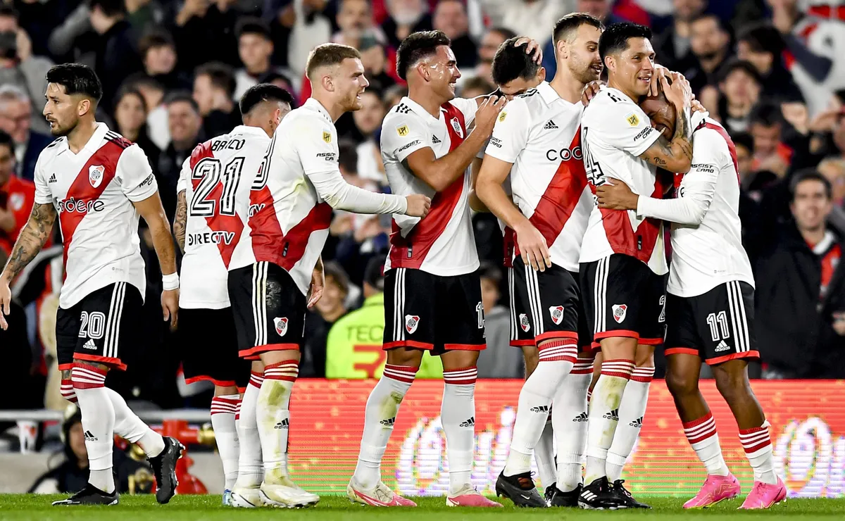 River jugó un partidazo contra Colón.