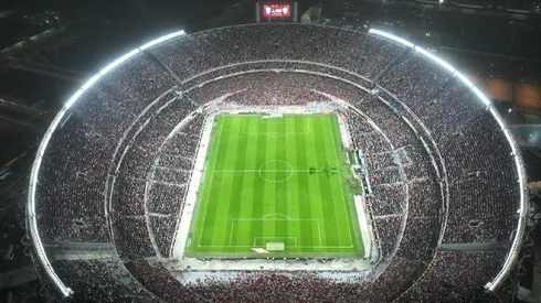 El Monumental, otra vez a tope para acompañar al puntero del torneo.