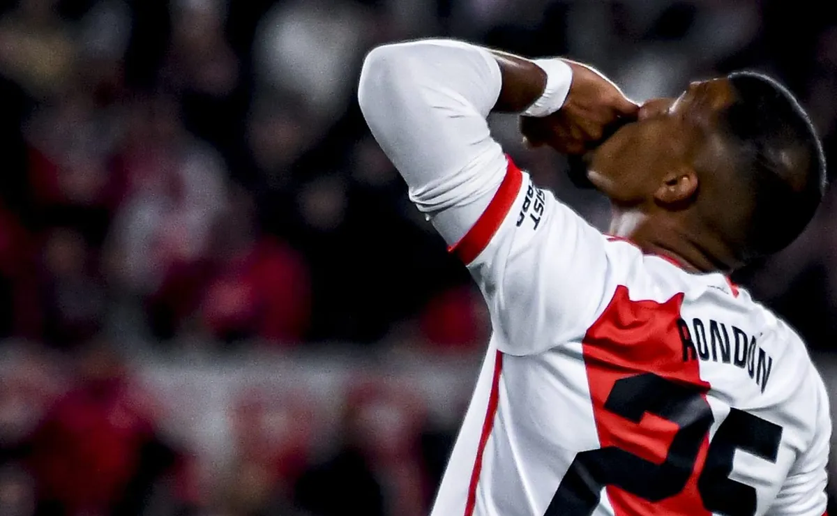 Salomón Rondón, otra vez convocado para la Selección Vinotinto.