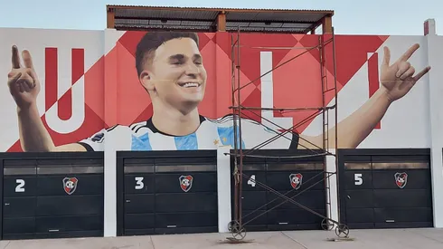 El imponente mural que le hicieron a Julián Álvarez en Calchín