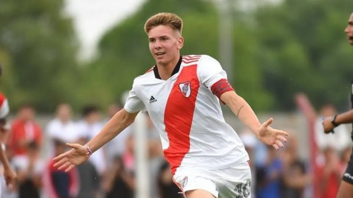 Franco Mastantuono brilla con la camiseta 10 en la Séptima del Más Grande (Foto: Prensa River)