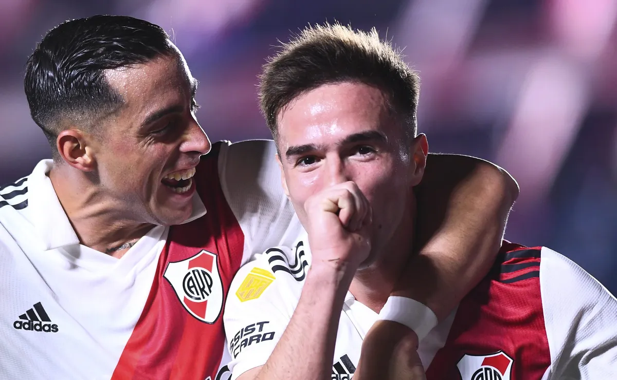 BUENOS AIRES, ARGENTINA - AUGUST 20: Agustin Palavecino (R) of River Plate celebrates with teammate Ramiro Funes Mori after scoring the team´s first goal during a match between Argentinos Juniors and River Plate as part of Group A of Copa de la Liga Profesional 2023 at Diego Maradona Stadium on August 20, 2023 in Buenos Aires, Argentina. (Photo by Rodrigo Valle/Getty Images)