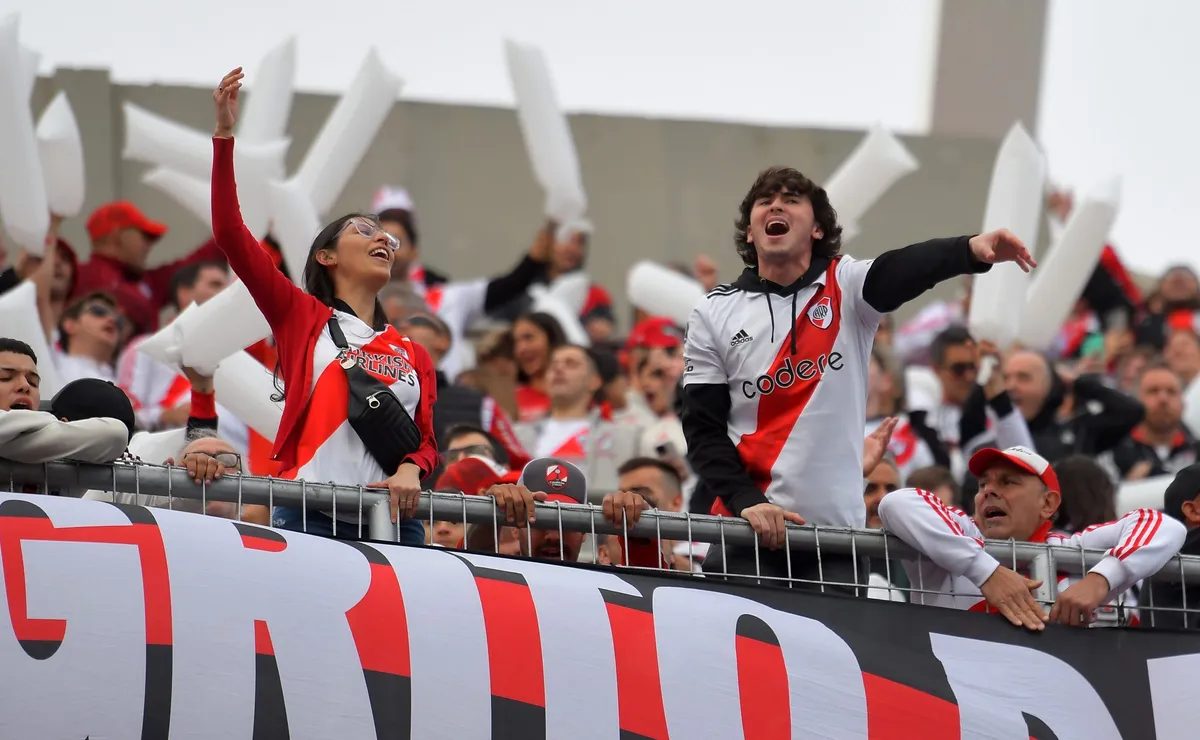 Los hinchas de River, víctimas de un horario extremadamente complejo para regresar del Monumental.