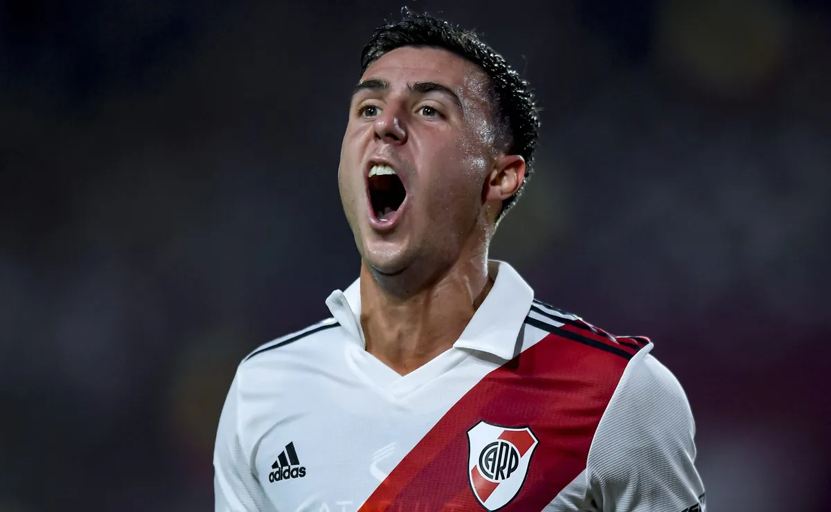 Paradela se va a la Liga MX después de un breve paso por Tigre.