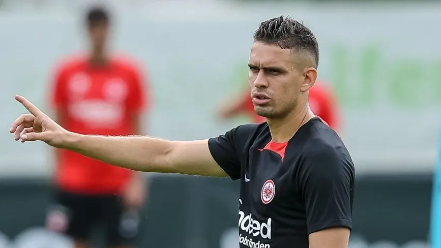 Rafa Borré no tenía minutos en Frankfurt y por eso se fue a préstamo al Werder Bremen.