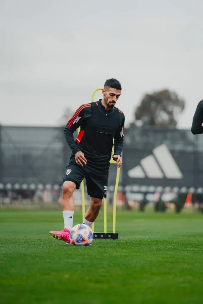 Manu Lanzini y sus primeros entrenamientos con la ropa del Más Grande.