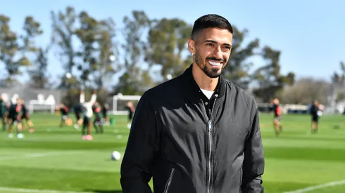 Lanzini estará disponible para el debut vs. Argentinos Juniors.