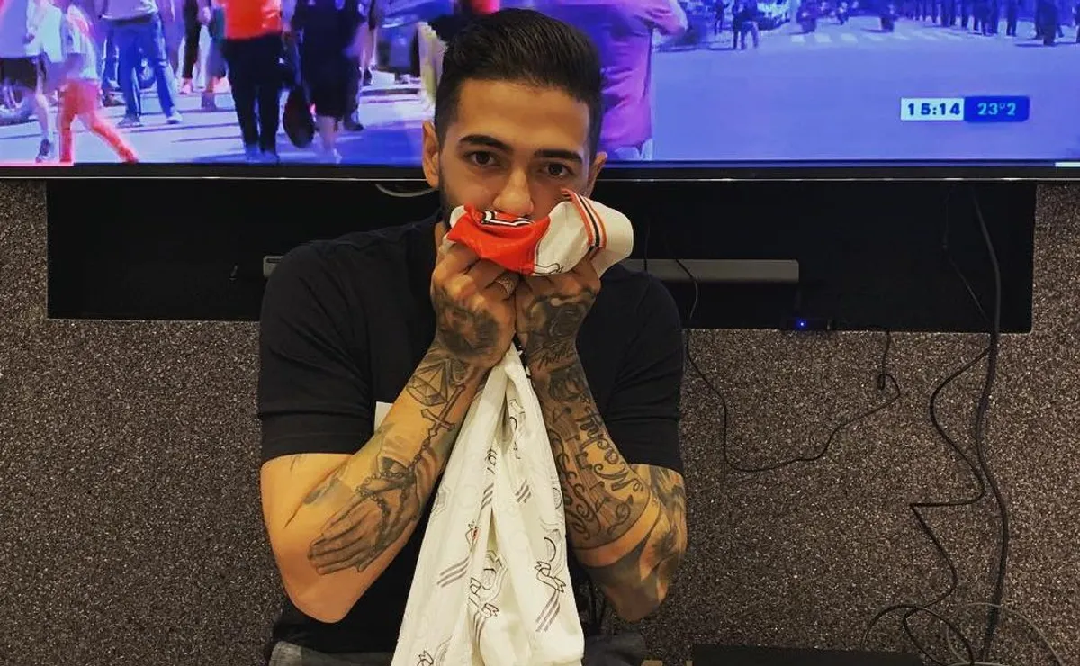 El amor incondicional de Manu Lanzini por la camiseta de River.