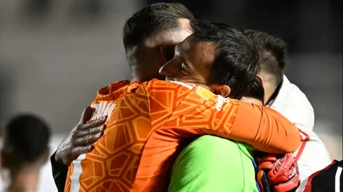 Barovero y un gran abrazo con Armani la última vez que se cruzaron.