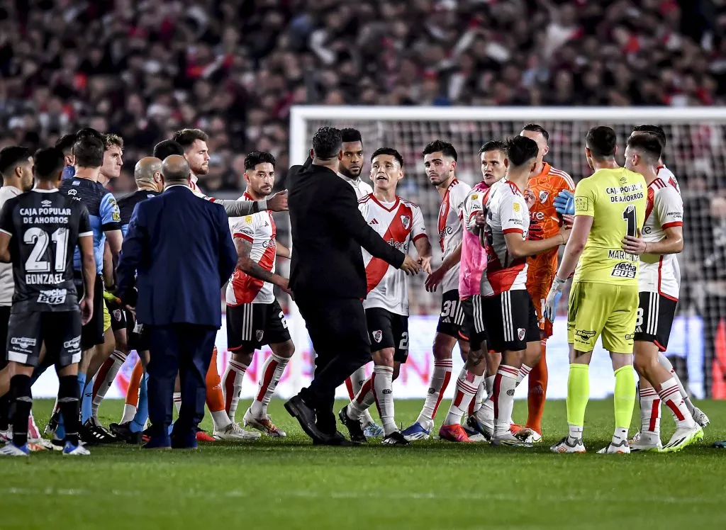 Sergio Gómez cara a cara con Borja.