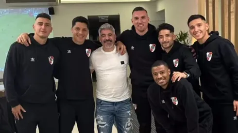 El Burrito Ortega visitó la concentración y le dejó un mensaje a los jugadores