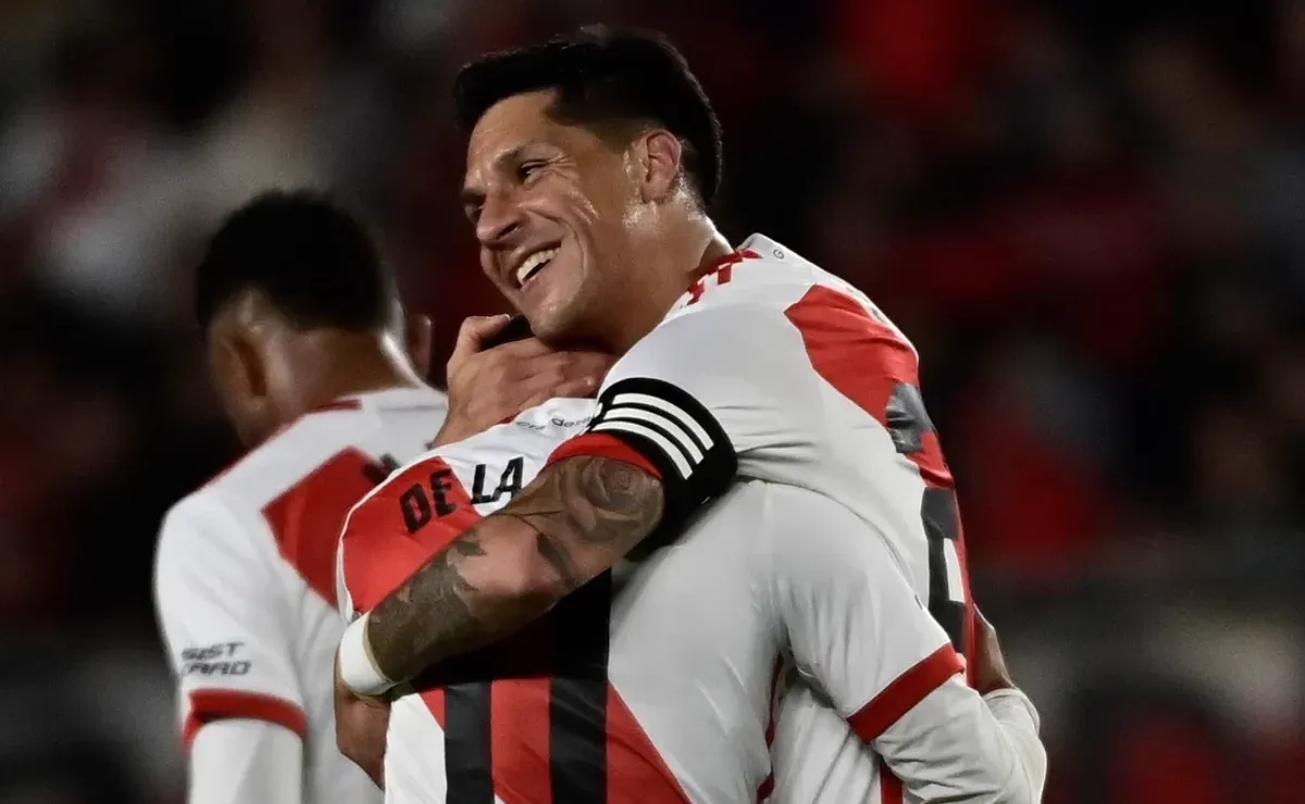 La noche feliz de Enzo Pérez en el Monumental.