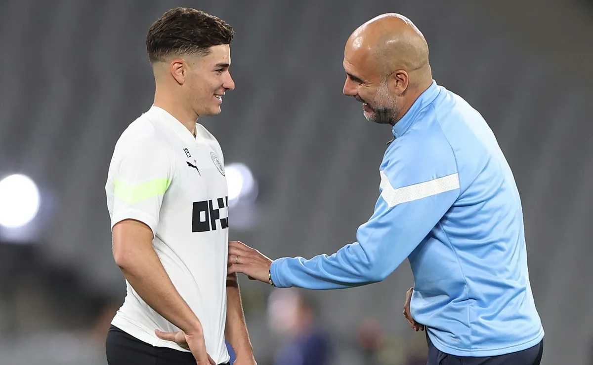 Pep Guardiola le marcó la cancha a Julián.