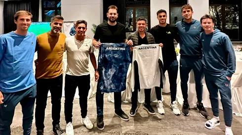 Gallardo y De Cecco con el equipo argentino de Copa Davis.
