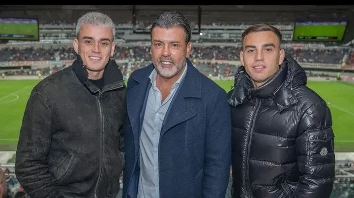 Daniel Fonseca junto a sus hijos en el Monumental.