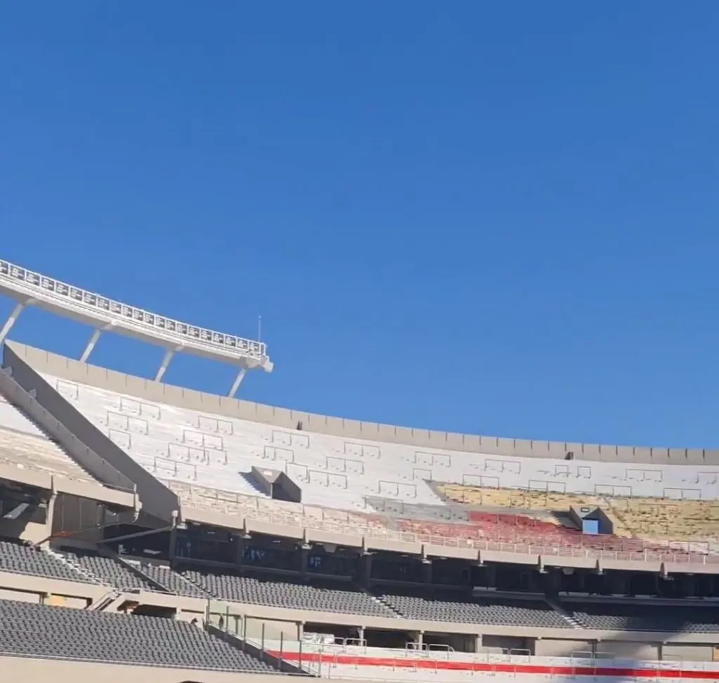 Gran parte de la Centenario Alta tiene está en proceso de impermeabilización. Foto: @ObrasRiverPlate