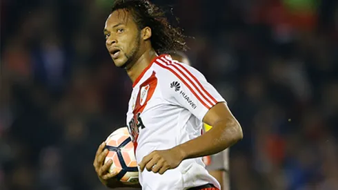 2 goles en 20 PJ oficiales para Mina en River.