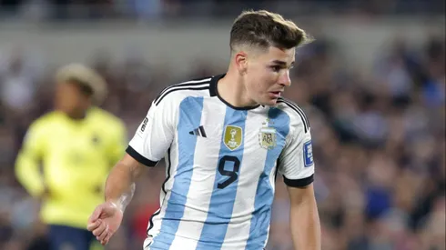 Julián Álvarez titular en Argentina.