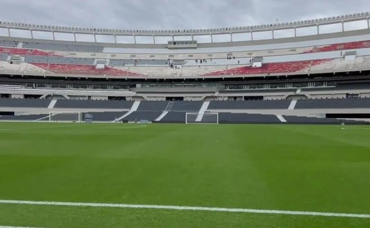 ¿El campo de juego del Monumental? Un verdadero billar.