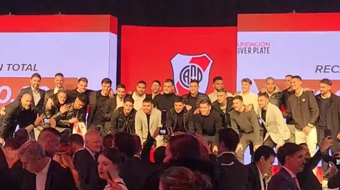 La foto grupal y el mensaje de unidad entre plantel y cuerpo técnico.