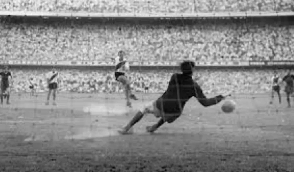 El penal atajado por Roma a Delem.