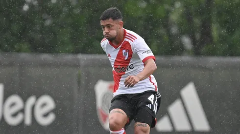 Enzo Aguirre debutó en la Reserva. (Foto: Prensa River).