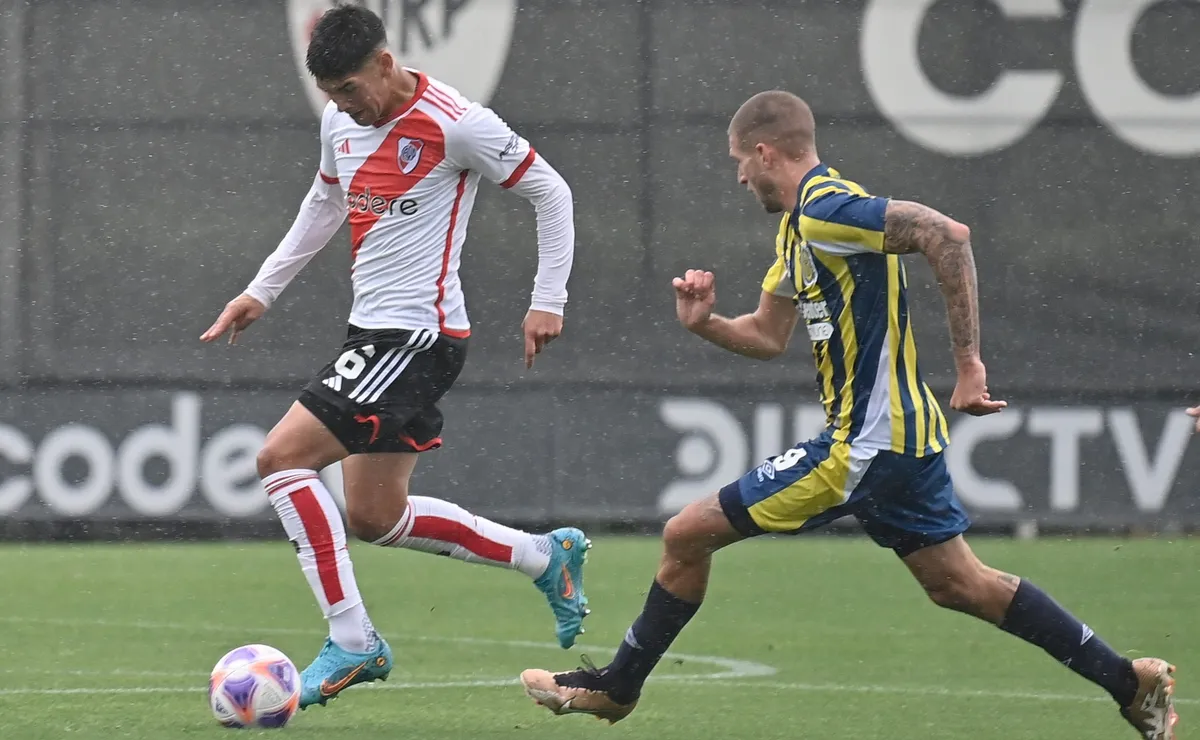 Lautaro River entrenó con Primera