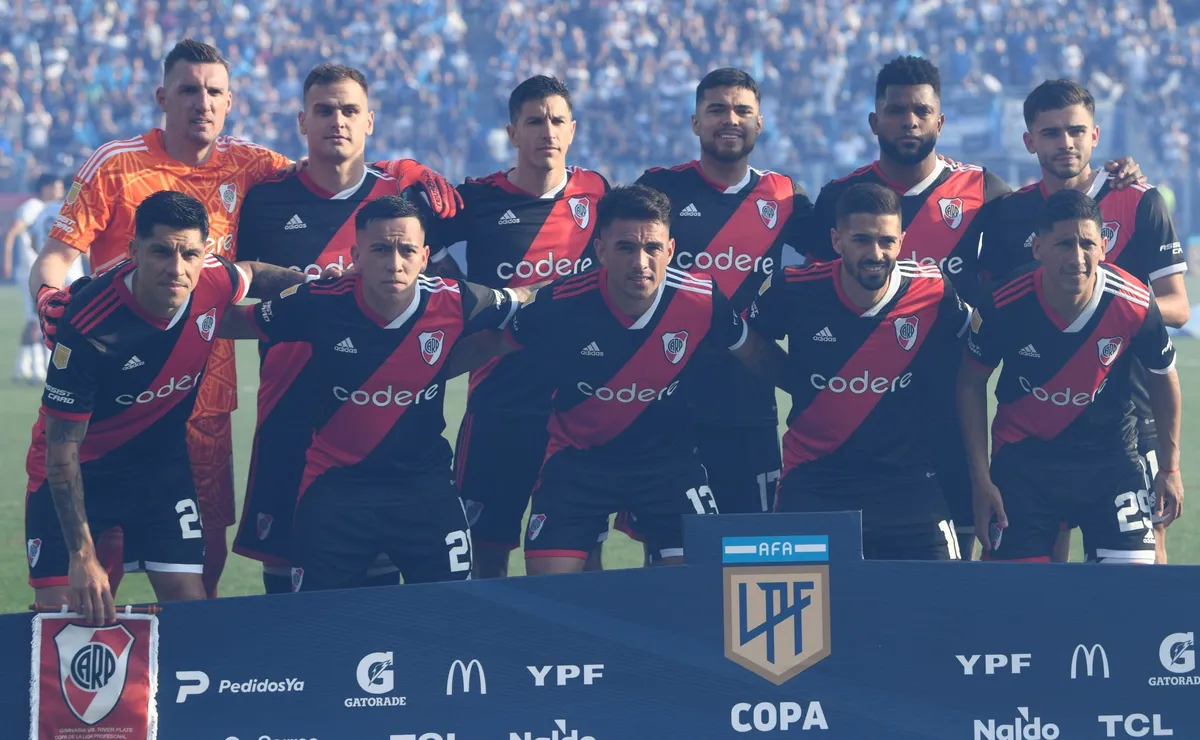 River no brilló pero ganó en La Plata.