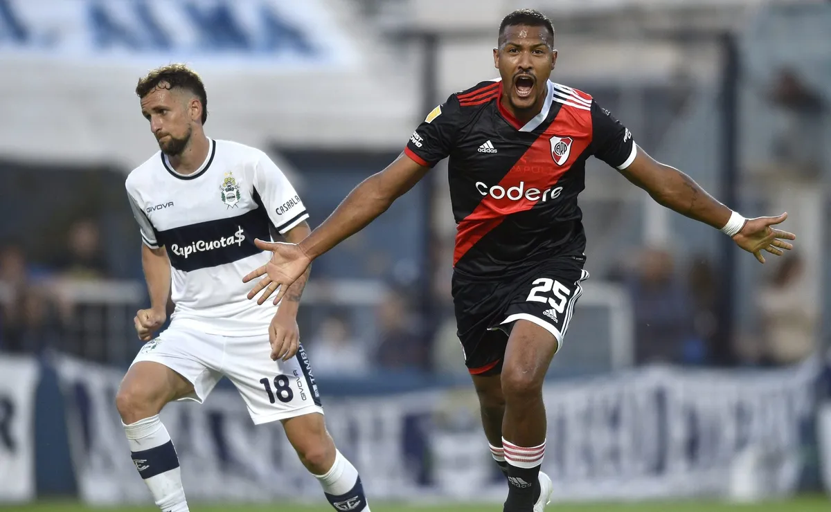 Salomón Rondón está cerca de irse de River.