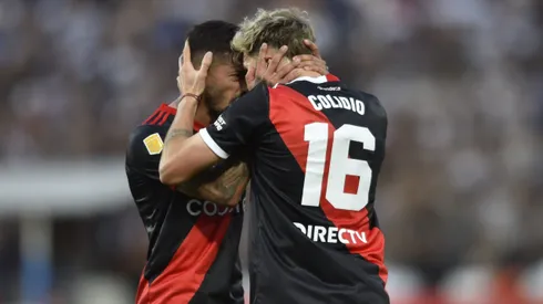 Salomón Rondón, fundamental para los dos goles de River en La Plata.