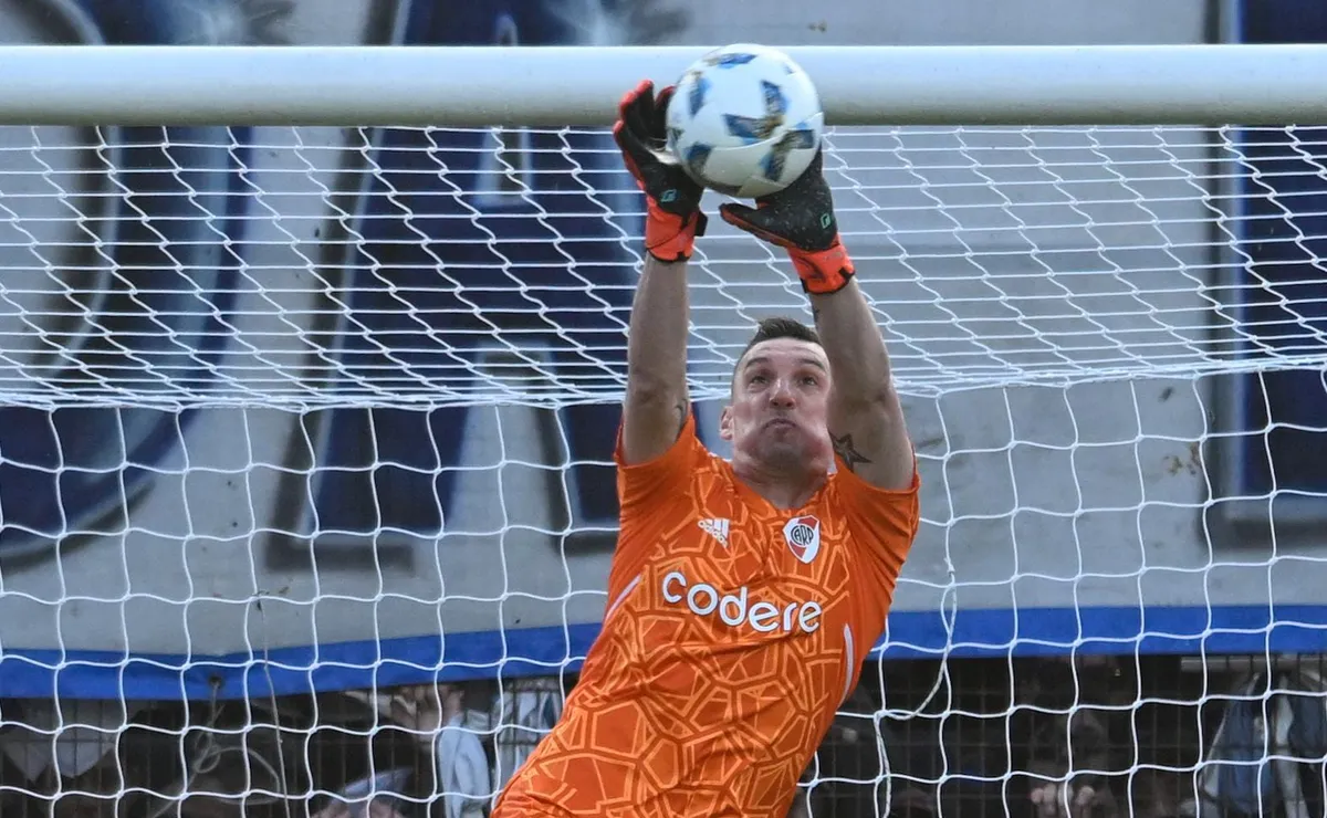 Armani está obligado a mejorar su performance en los penales. (Foto: LPM).