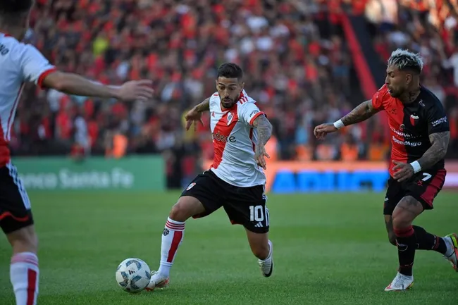 Manuel Lanzini no tuvo el brillo de otros encuentros. (Foto: Prensa River)