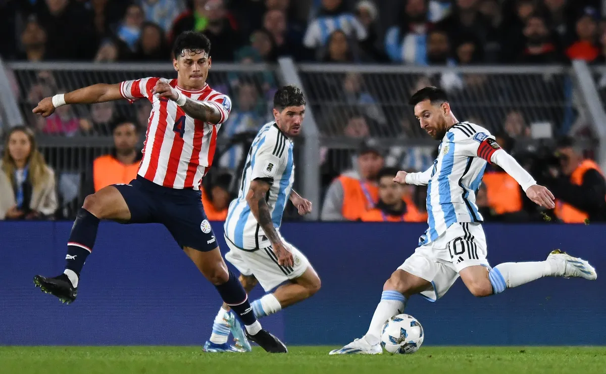 Messi y De Paul en el último partido en Nuñez. (Foto: Getty).