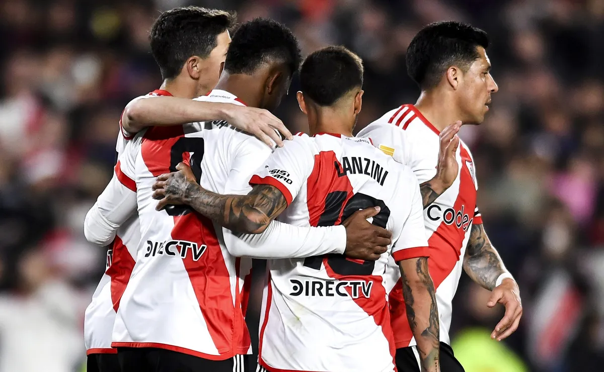 River va por los tres puntos ante Colón.