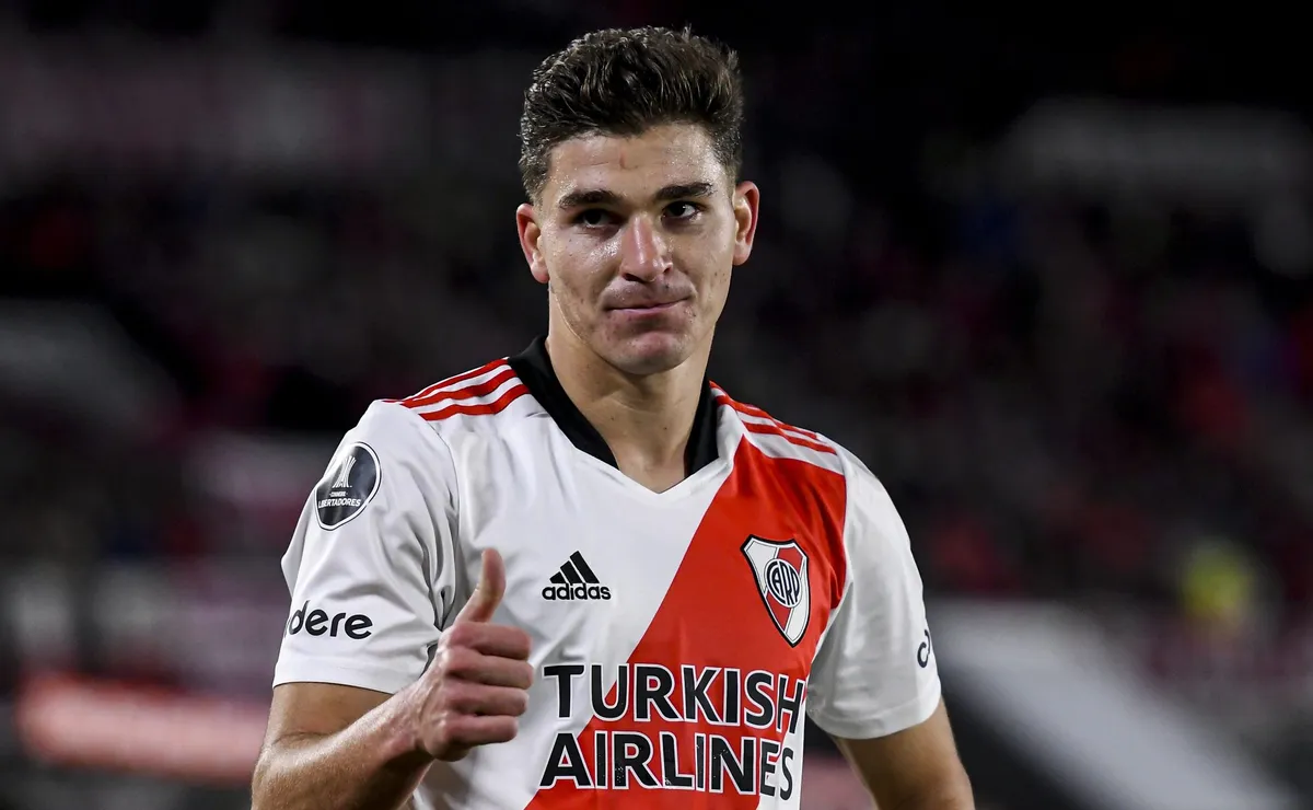 Julián Álvarez podría pasar a Barcelona.