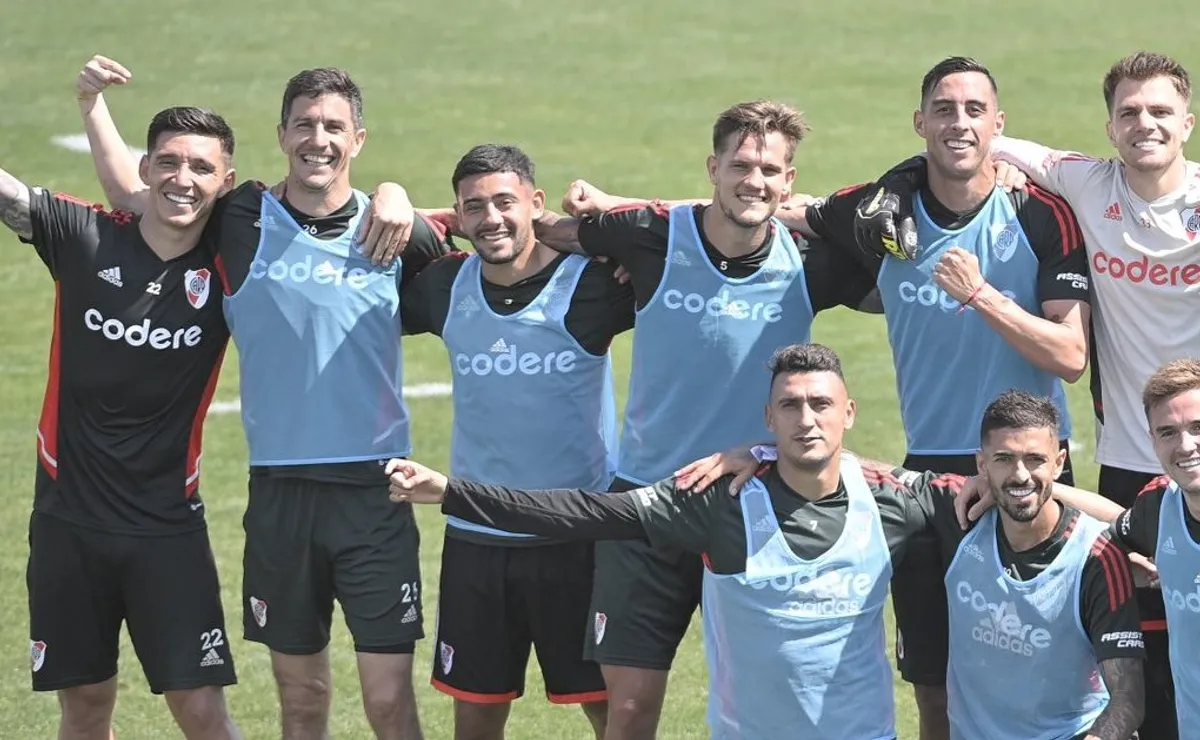 Zuculini junto a sus compañeros en River.