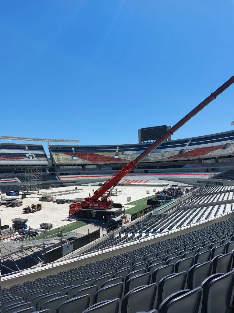 the weeknd monumental show river